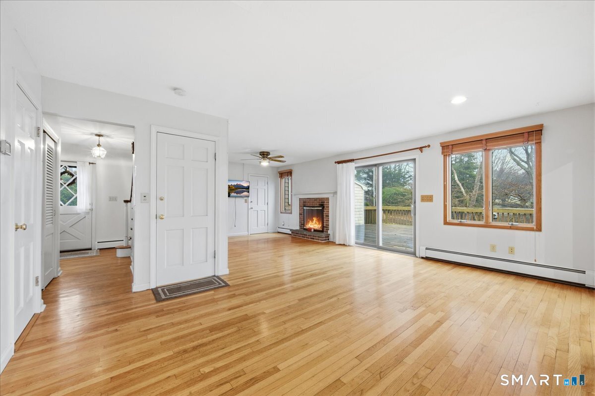 157 Prospect Hill Road Groton, CT 06340 - Photo 12 of 38