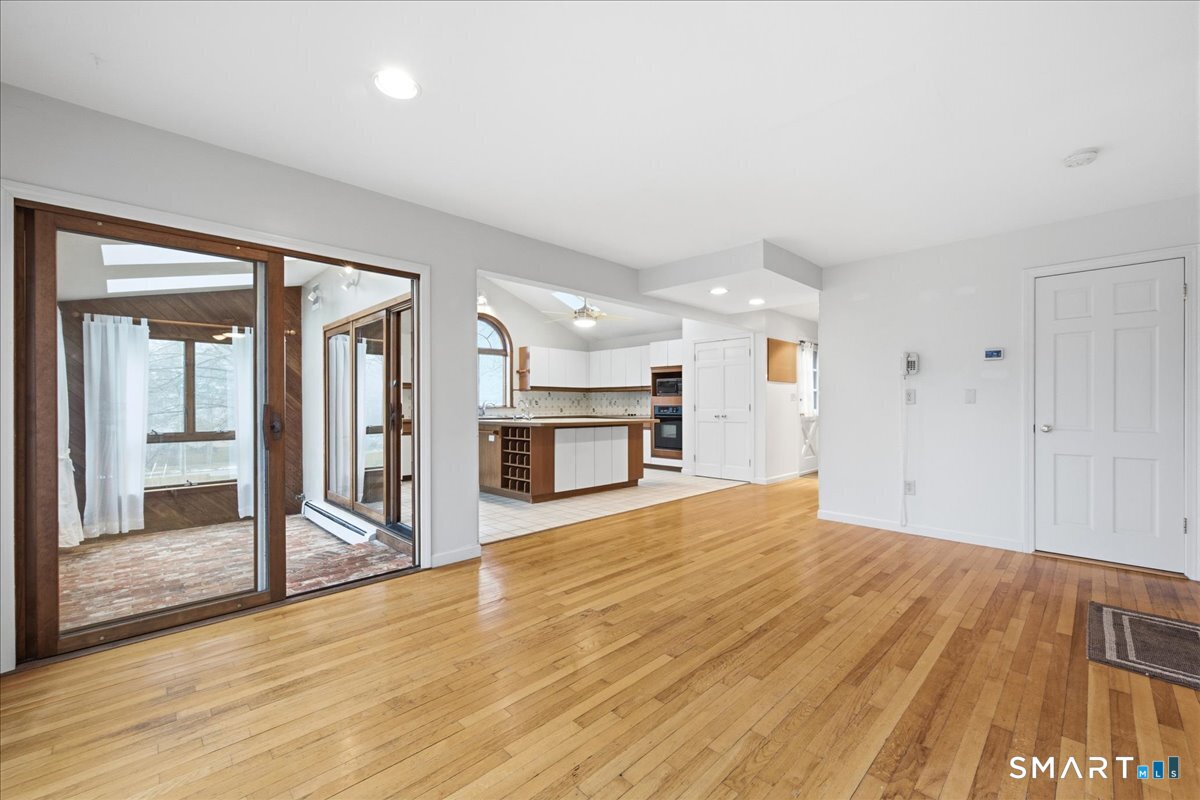 157 Prospect Hill Road Groton, CT 06340 - Photo 14 of 38