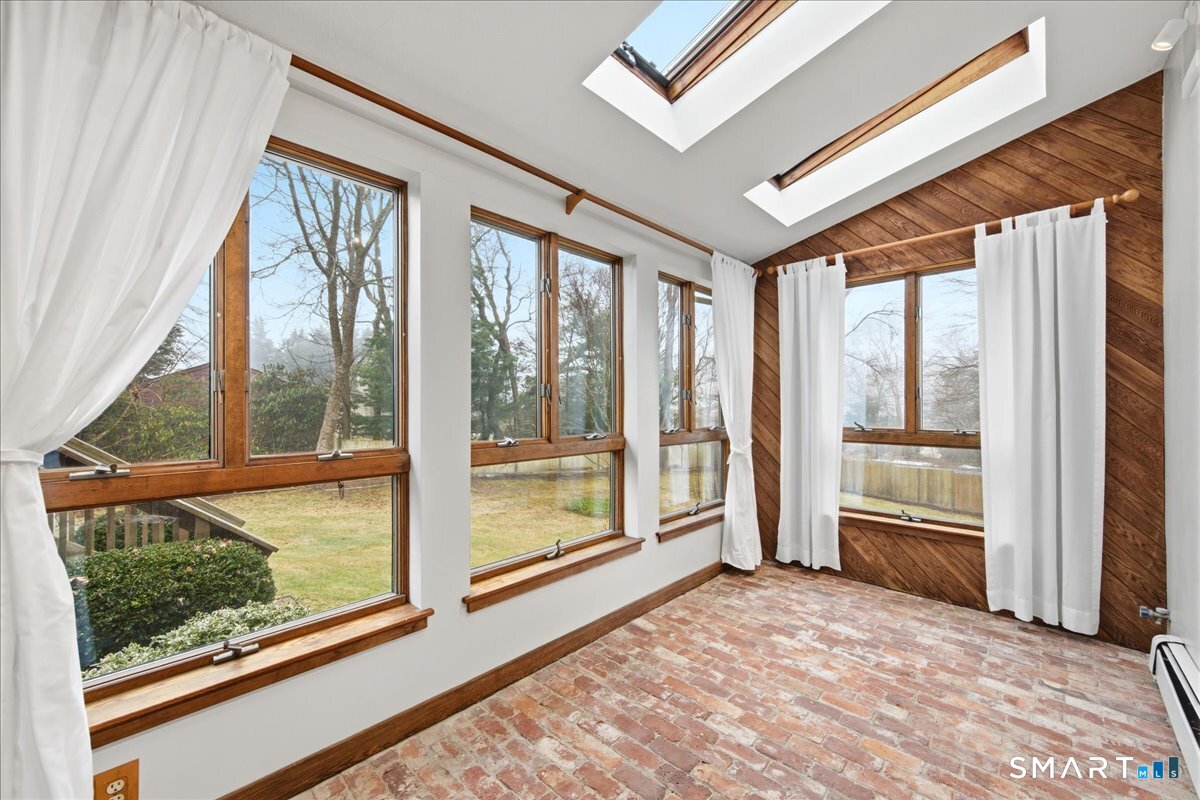 157 Prospect Hill Road Groton, CT 06340 - Photo 17 of 38