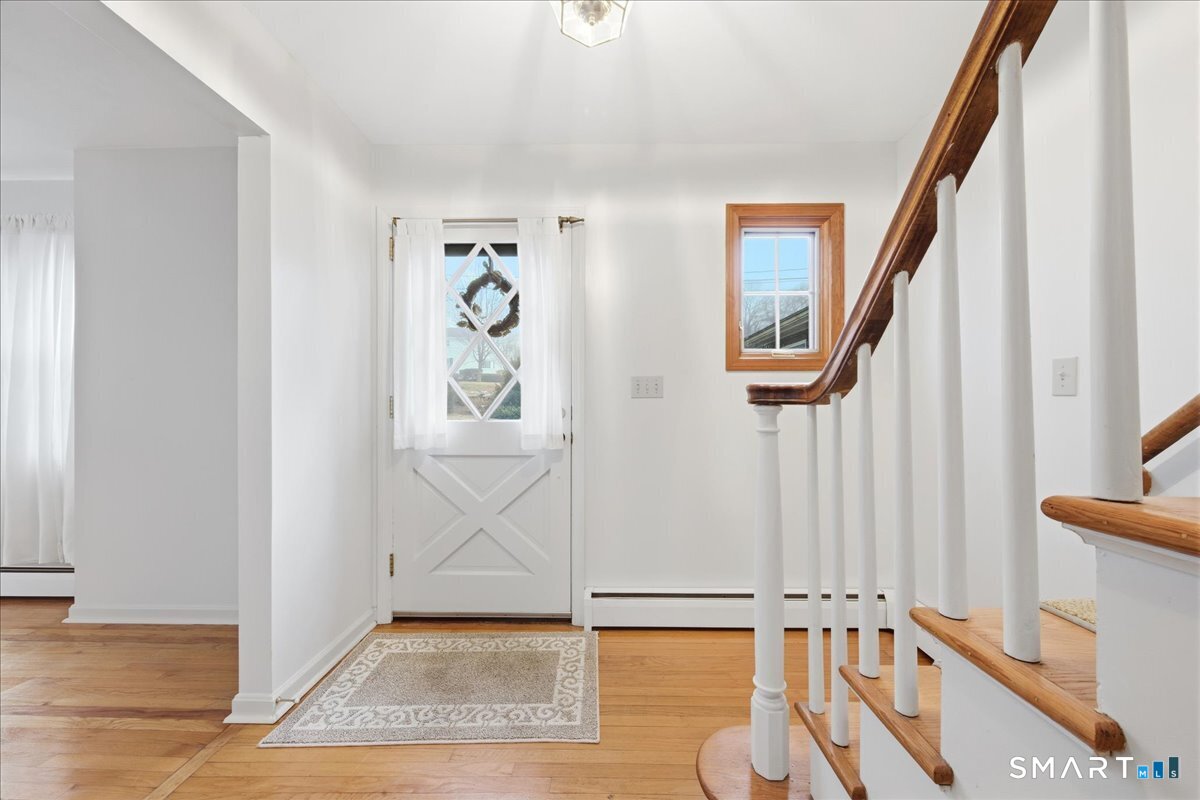 157 Prospect Hill Road Groton, CT 06340 - Photo 8 of 38