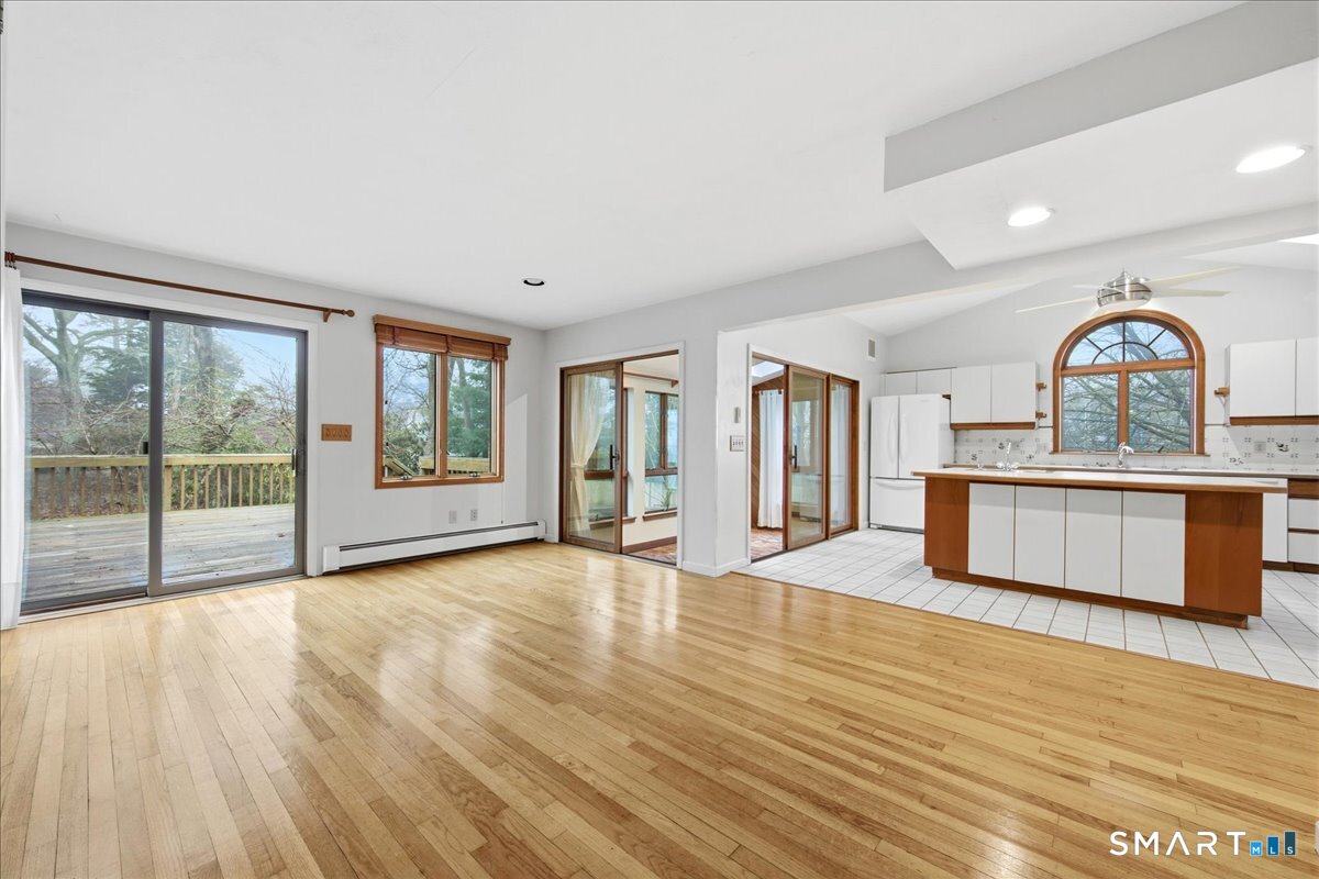 157 Prospect Hill Road Groton, CT 06340 - Photo 9 of 38