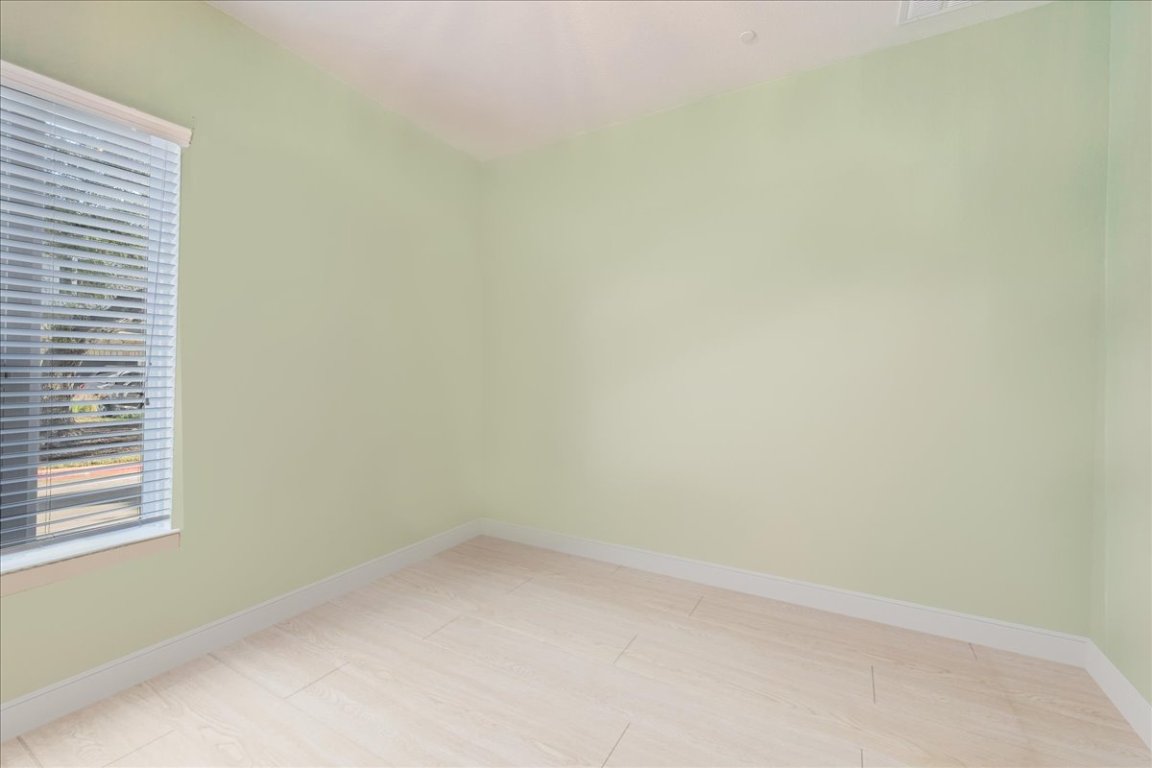 8922 Manchaca Road, Unit 906 Austin, TX 78748 - Photo 20 of 30 a view of an empty room