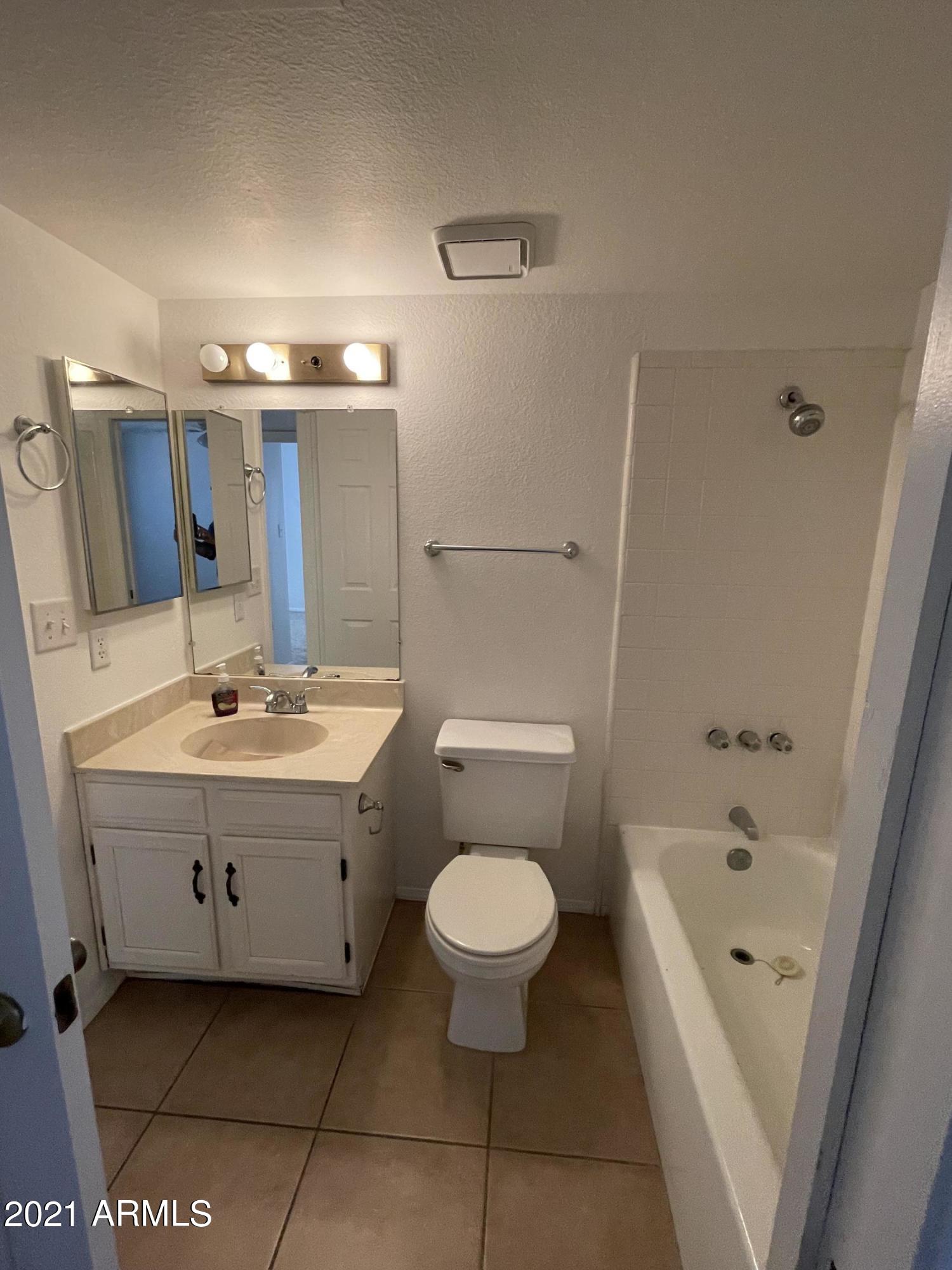3030 South Alma School Road, Unit 25 Mesa, AZ 85210 - Photo 9 of 20 372FDA46-8A97-4044-8775-4F3400E3B46B