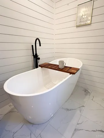 $359,900 | 142 Pleasant Ridge Drive, Madison Heights, VA 24572