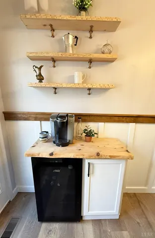 $359,900 | 142 Pleasant Ridge Drive, Madison Heights, VA 24572