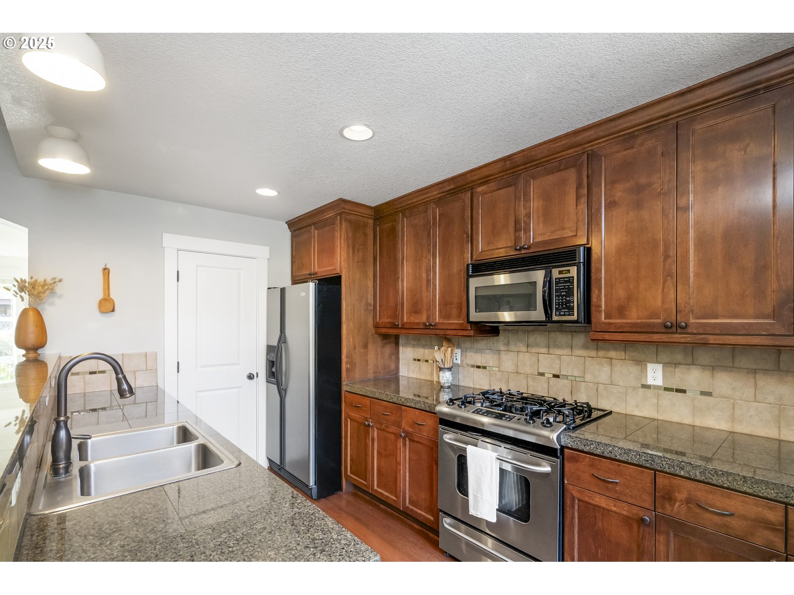 2806 Southeast 15th Avenue Portland, OR 97202 - Photo 13 of 38