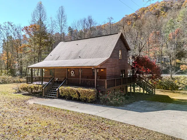 $480,000 | 165 Riverview Drive, Robbinsville, NC 28771