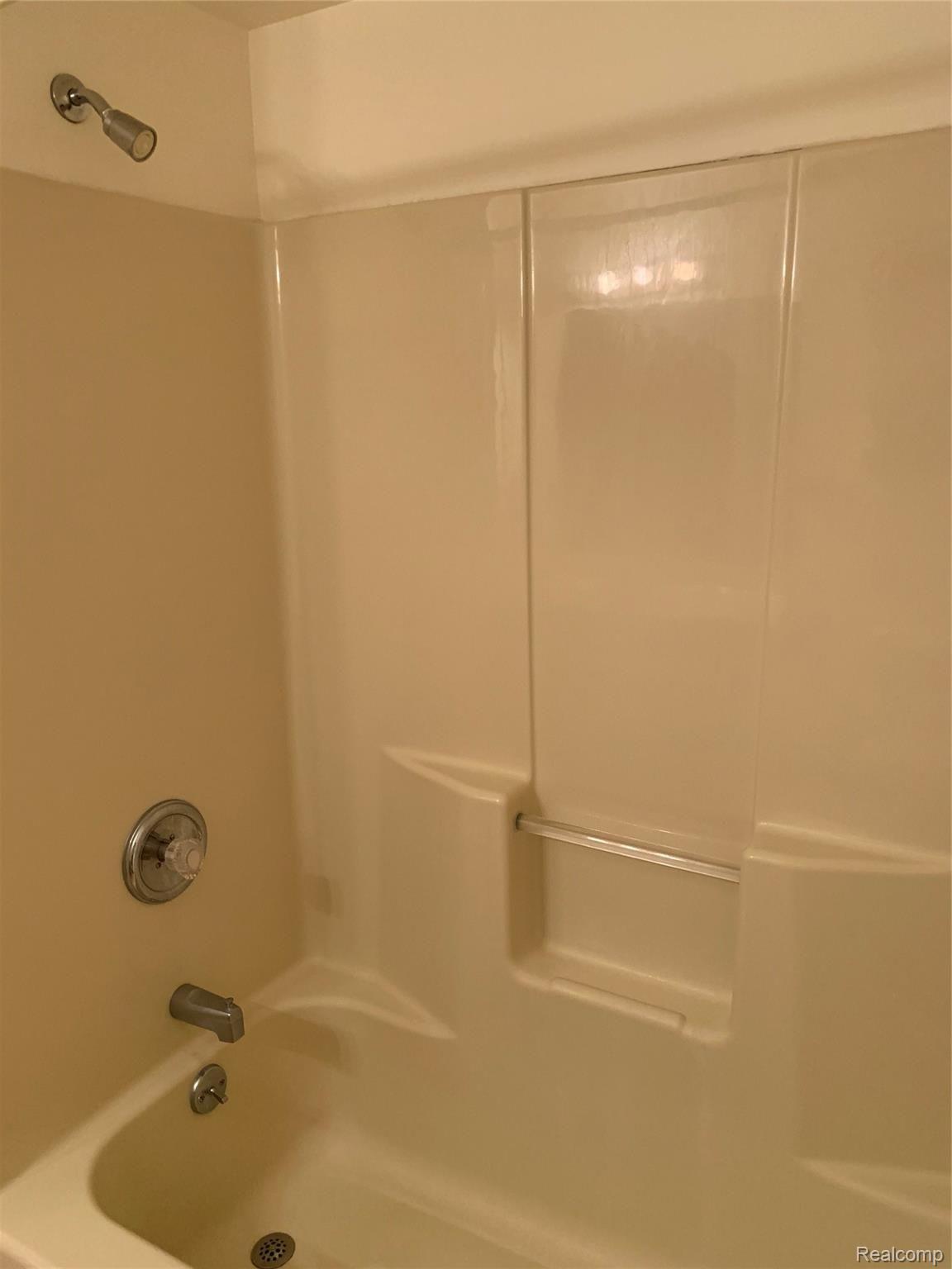 2930 Michigan Road Port Huron, MI 48060 - Photo 22 of 28 IMG-1622.jpg