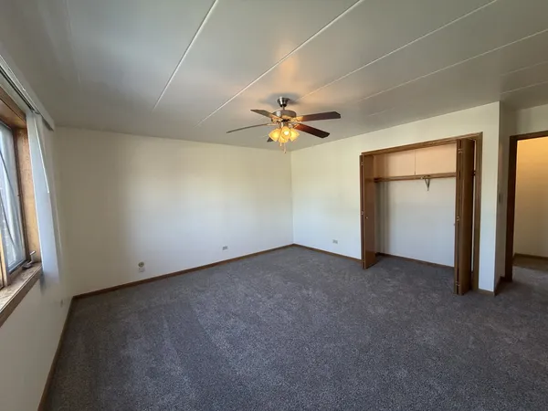 $2,200 | 8659 Meade Avenue, Unit 1N, Burbank, IL 60459