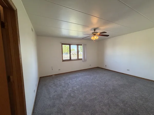 $2,200 | 8659 Meade Avenue, Unit 1N, Burbank, IL 60459