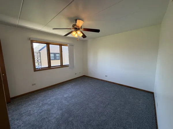 $2,200 | 8659 Meade Avenue, Unit 1N, Burbank, IL 60459