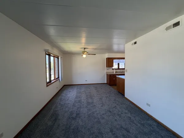 $2,200 | 8659 Meade Avenue, Unit 1N, Burbank, IL 60459