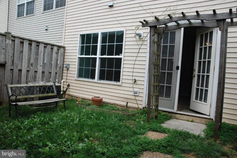 13429 Rising Sun Lane Germantown, MD 20874 - Photo 8 of 30 Back yard