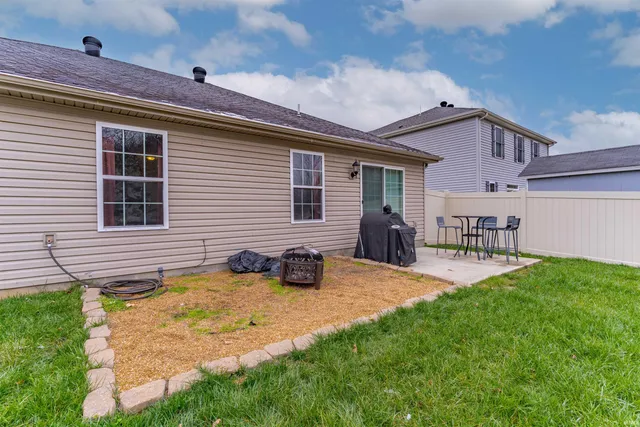 $301,185 | 832 Tawny Drive, Evansville, IN 47712