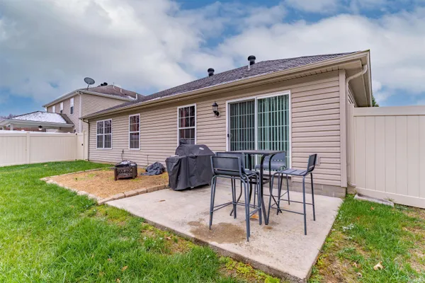 $297,500 | 832 Tawny Drive, Evansville, IN 47712