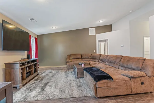 $297,500 | 832 Tawny Drive, Evansville, IN 47712