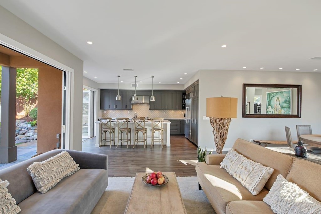 270 Hillcrest Drive Encinitas, CA 92024 - Photo 9 of 48