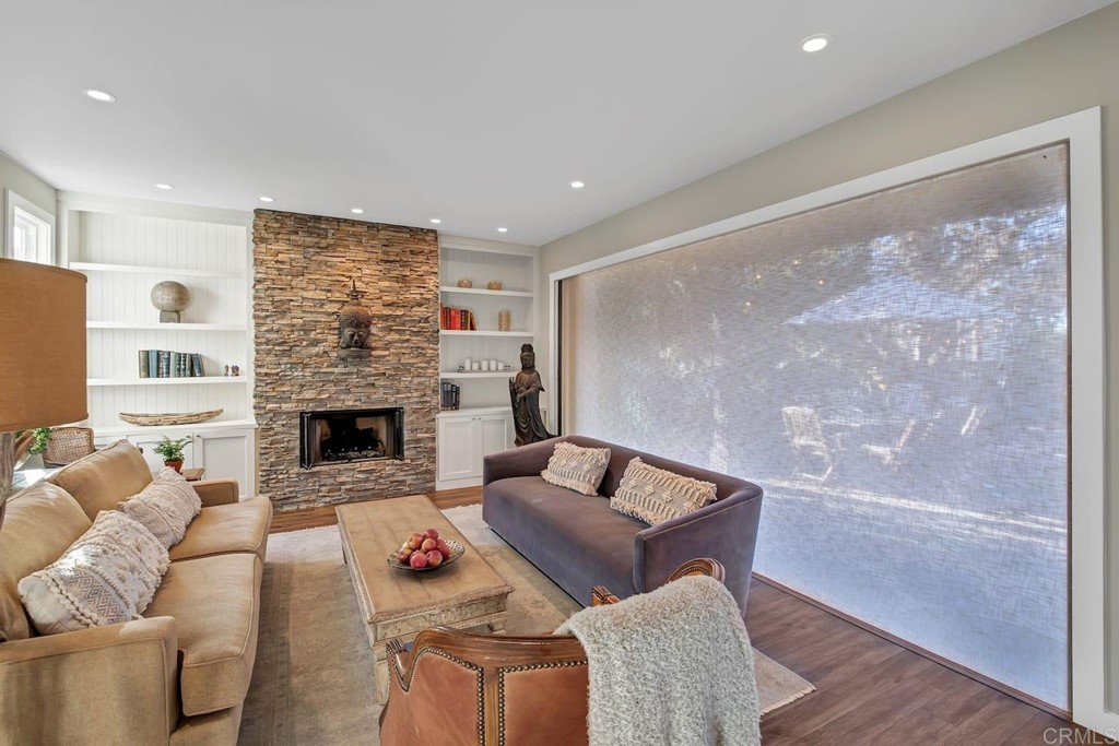 270 Hillcrest Drive Encinitas, CA 92024 - Photo 10 of 48