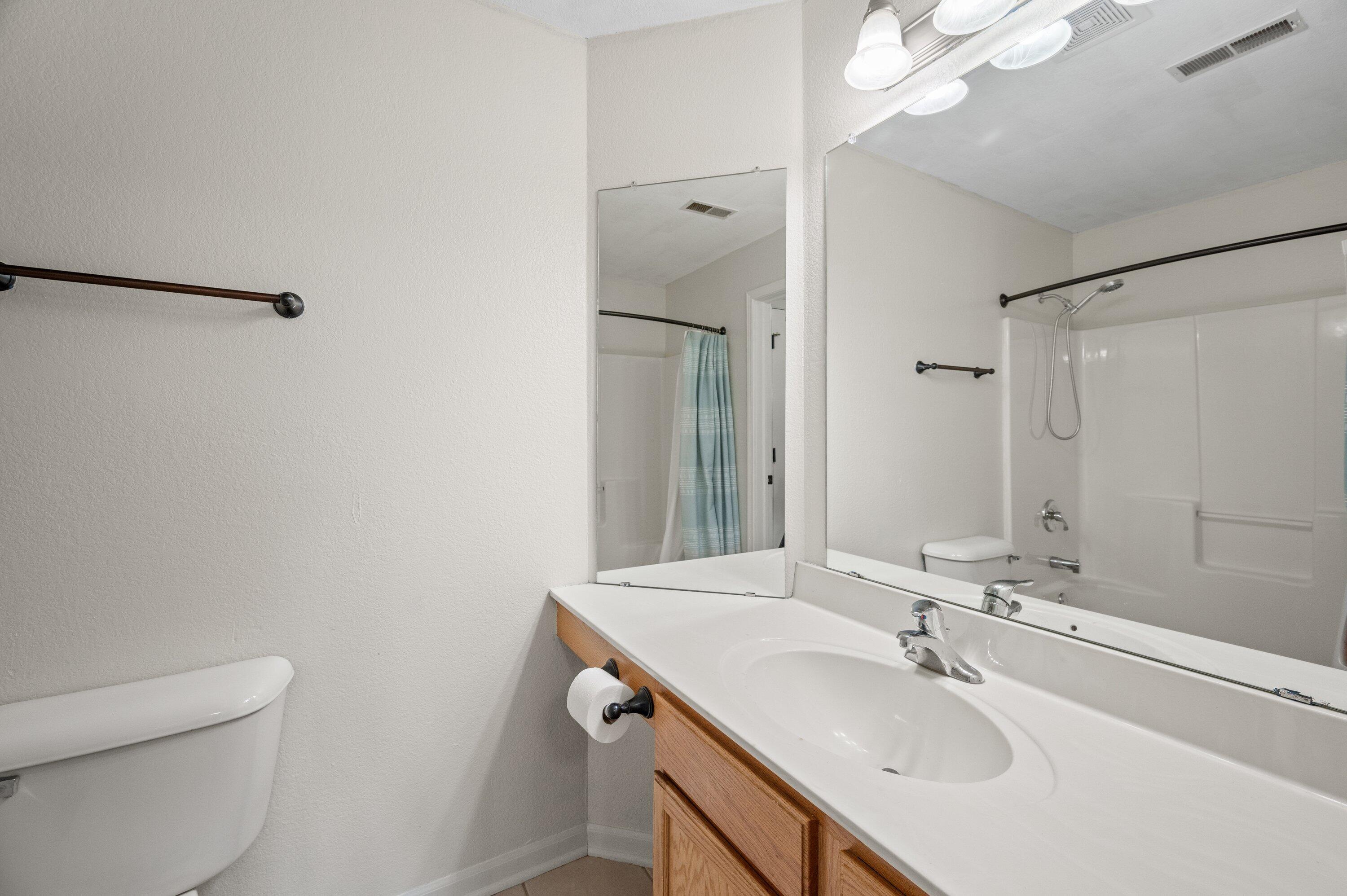 9301 South Cobblestone Way, Unit H Franklin, WI 53132 - Photo 27 of 33 0141