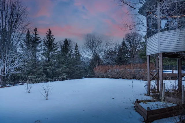 $625,000 | 303 Bluff Road, Carver, MN 55315