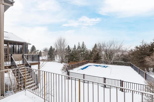 $625,000 | 303 Bluff Road, Carver, MN 55315