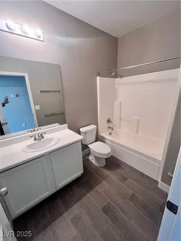 $2,180 | 7136 Crescentville Avenue, Las Vegas, NV 89131