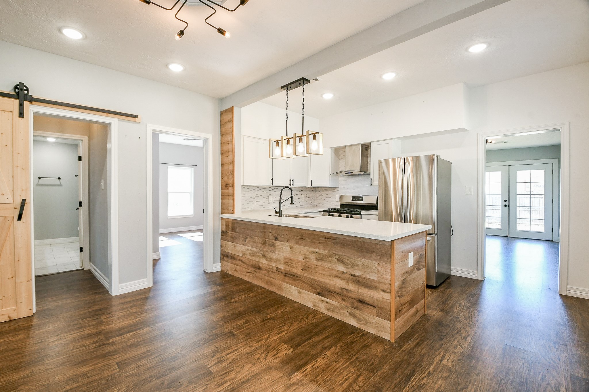 2119 Carter Street Houston, TX 77008 - Photo 8 of 24