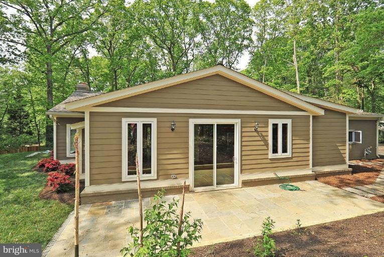 1401 Namassin Road Alexandria, VA 22308 - Photo 3 of 24 Exterior (Rear)