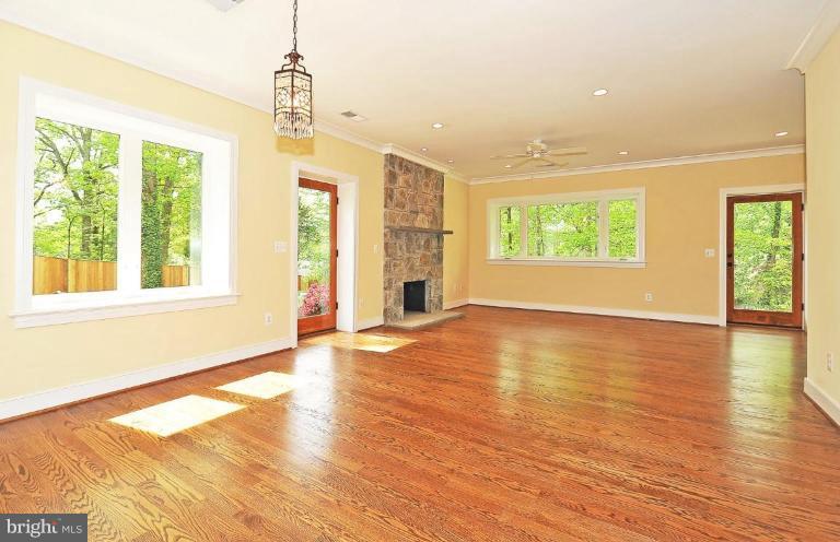 1401 Namassin Road Alexandria, VA 22308 - Photo 22 of 24 Dining Area