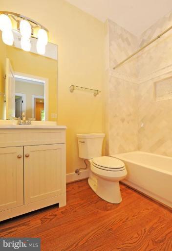1401 Namassin Road Alexandria, VA 22308 - Photo 4 of 24 Bath #1