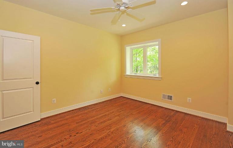 1401 Namassin Road Alexandria, VA 22308 - Photo 5 of 24 Bedroom #1