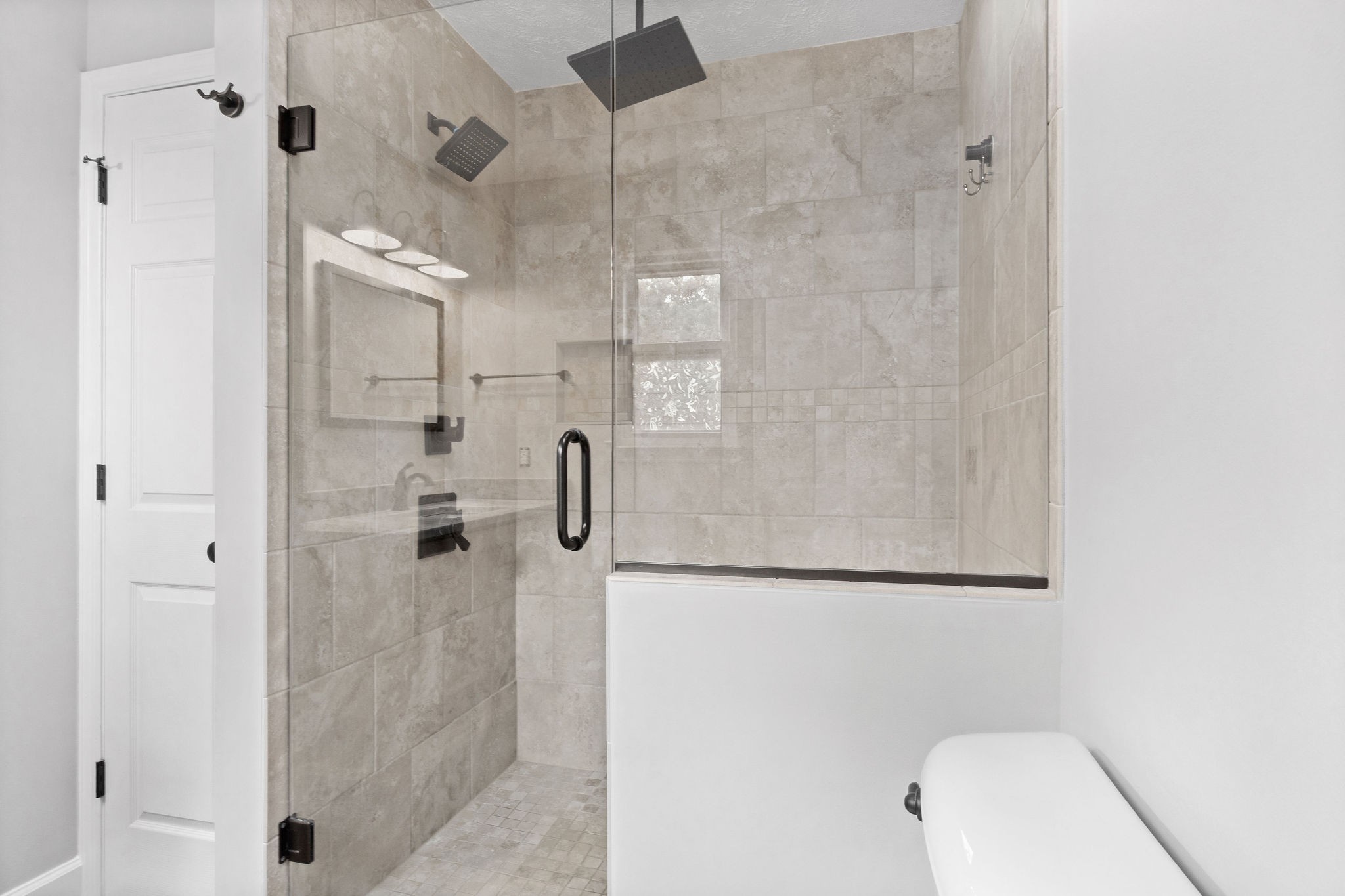 1011 Cherokee Trail Springfield, TN 37172 - Photo 21 of 40 a bathroom with a shower