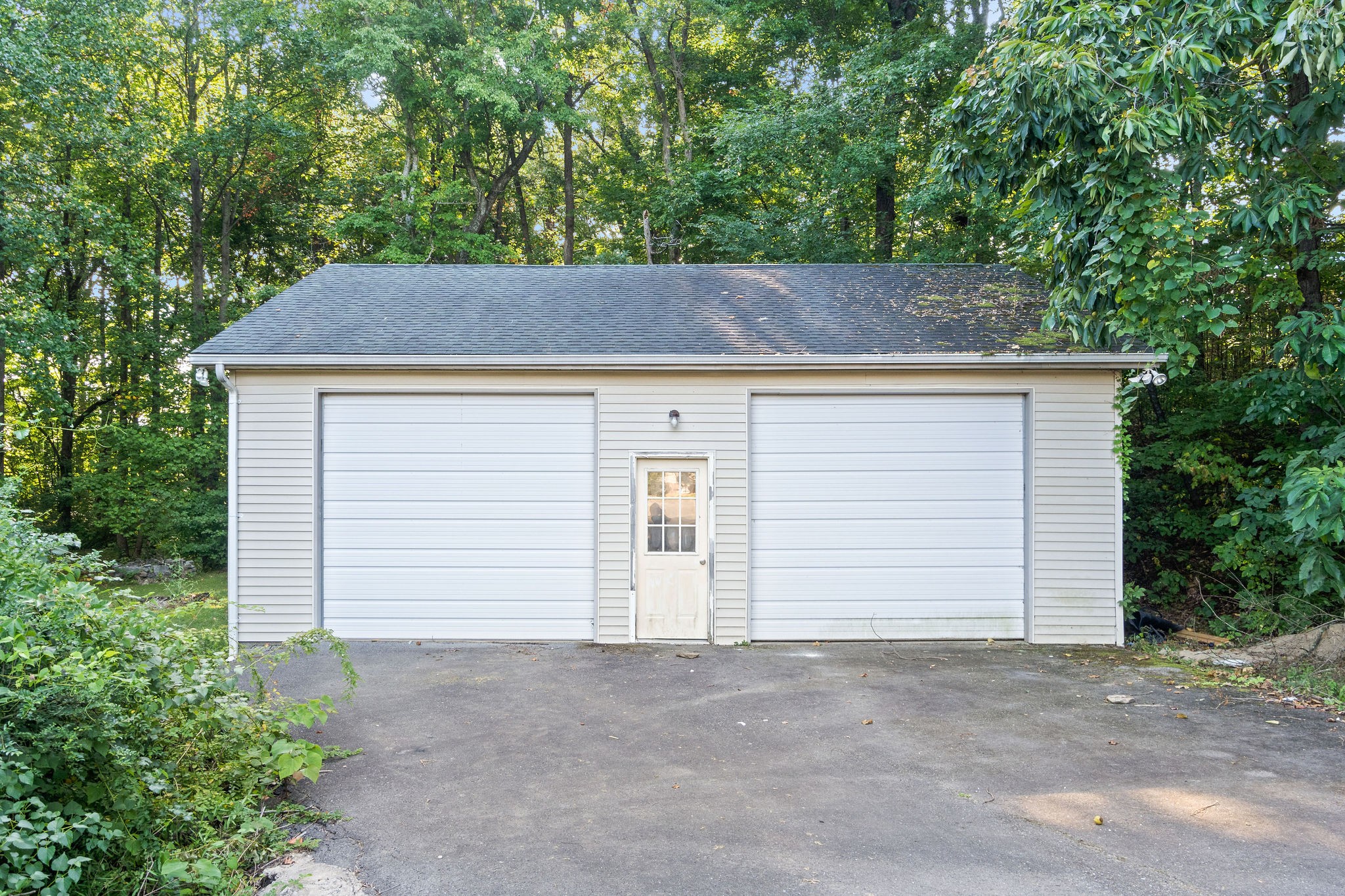 1011 Cherokee Trail Springfield, TN 37172 - Photo 33 of 40 a house view with a outdoor space