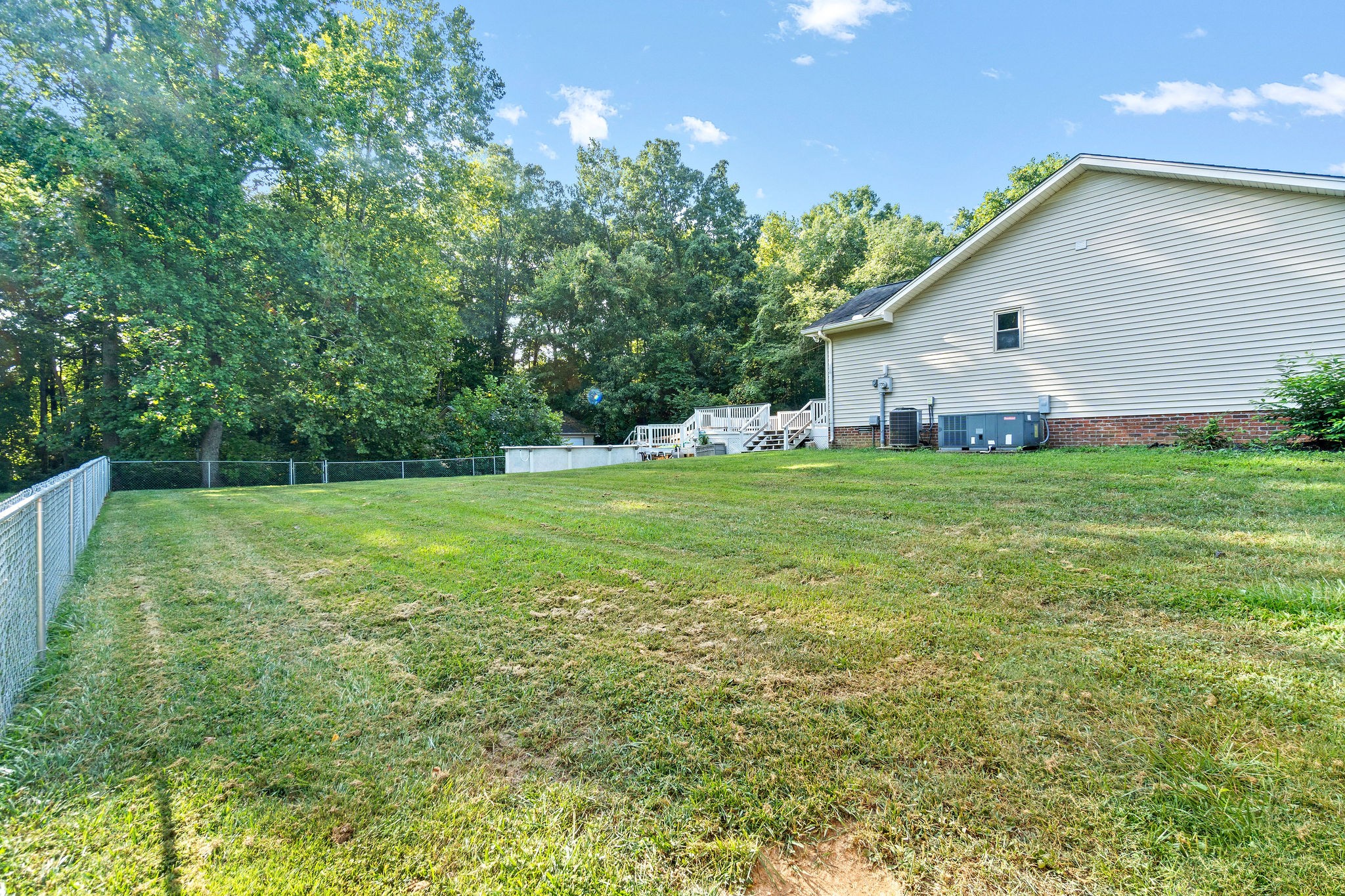 1011 Cherokee Trail Springfield, TN 37172 - Photo 36 of 40 a backyard of a house with lots of green space