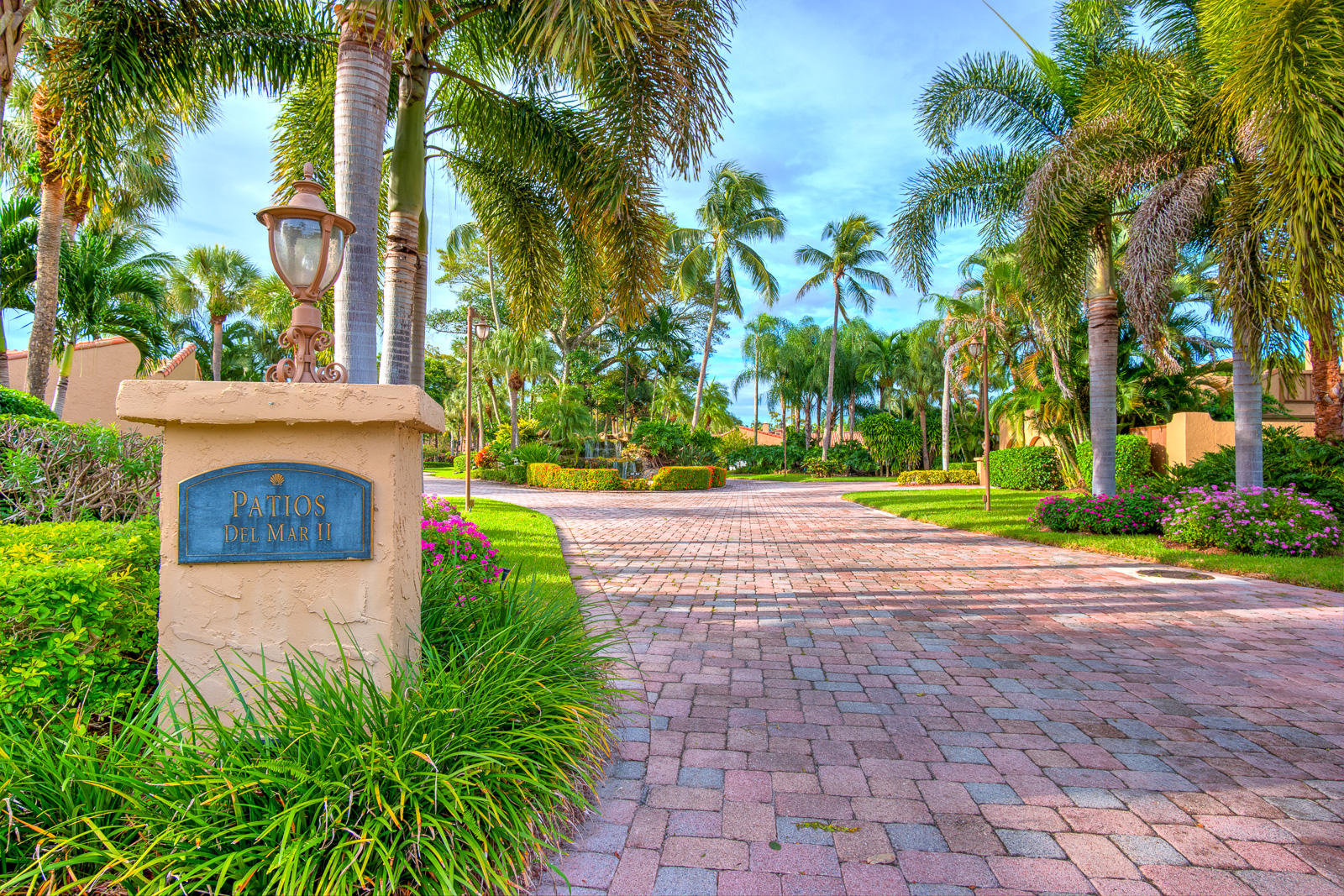 Patios del Mar II, Pavered Entry