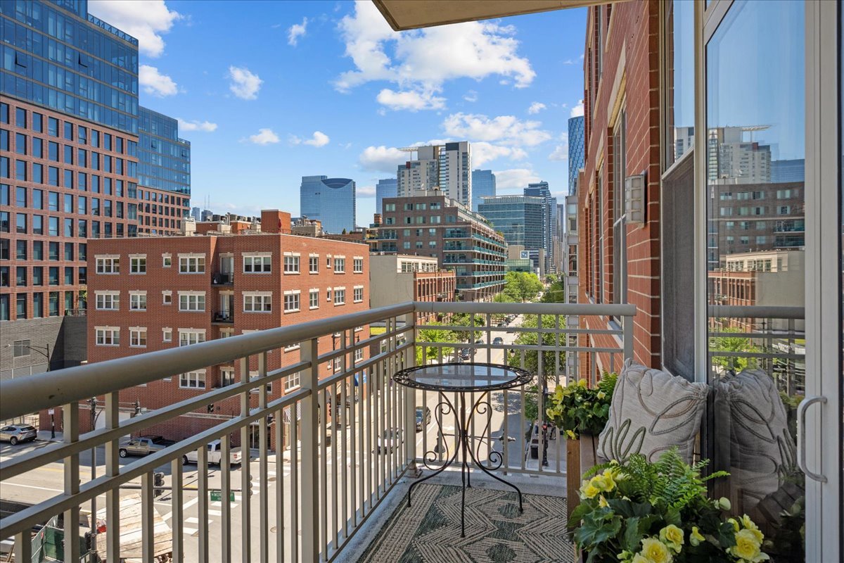 1001 West Madison Street, Unit 510 Chicago, IL 60607 - Photo 14 of 18