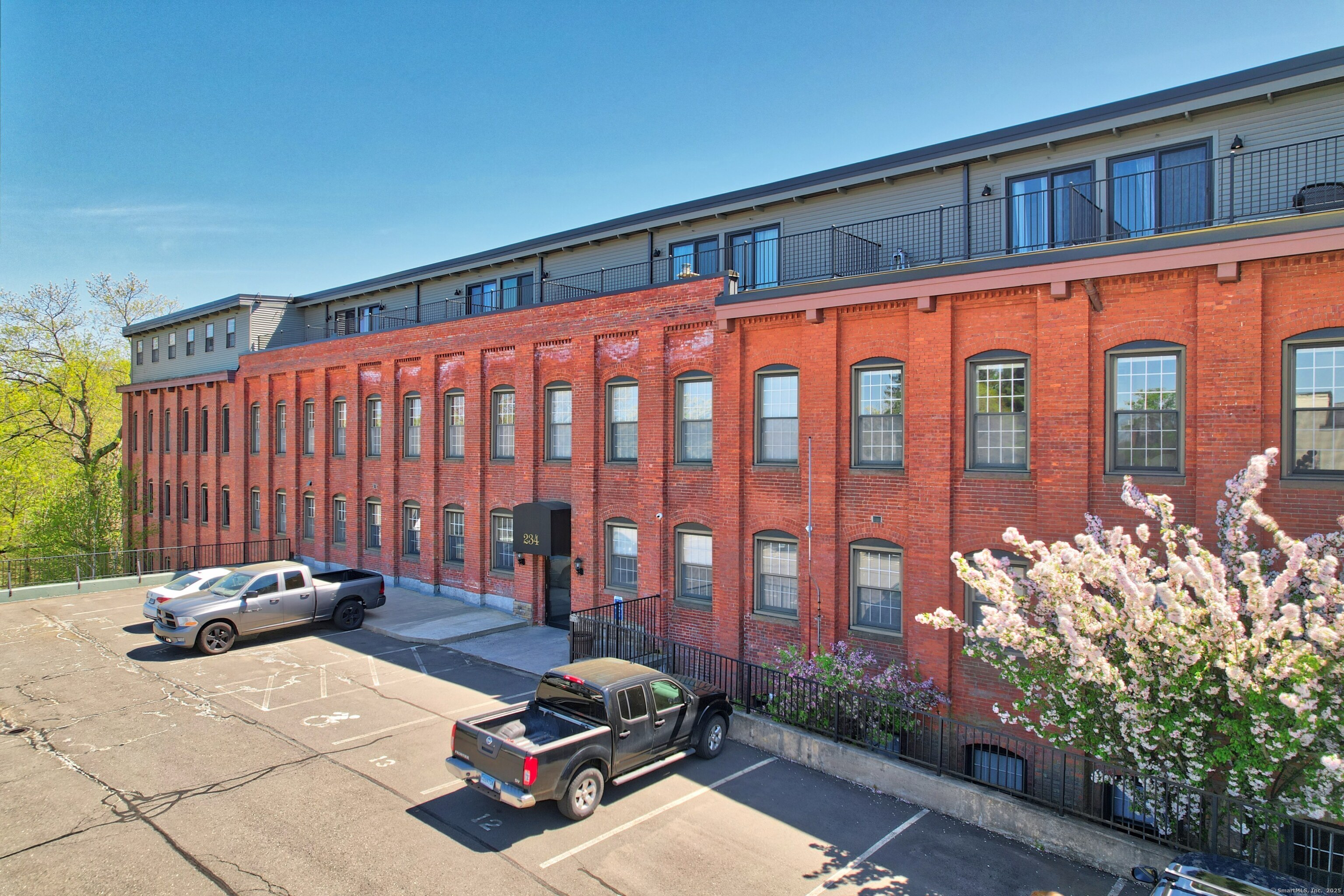 234 South Main Street, Unit 410 Middletown, CT 06457 - Photo 2 of 20 a outdoor space with patio