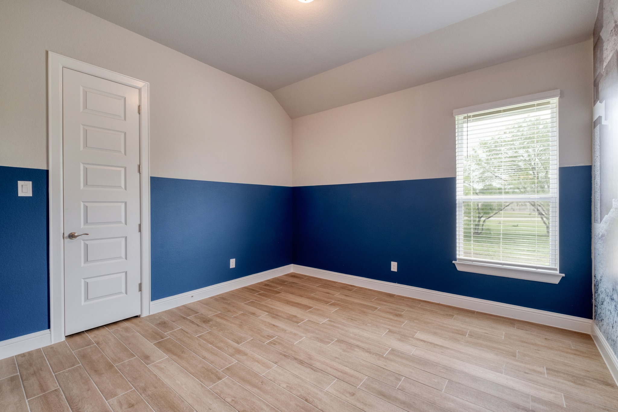 359 Raptor Beak Way Cedar Creek, TX 78612 - Photo 24 of 29 an empty room with windows and closet