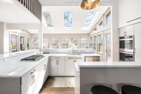 $2,995,000 | 2 Settlers Landing Lane, East Hampton, NY 11937
