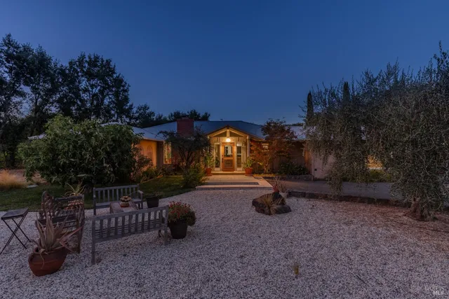$1,995,000 | 601 Rossi Road, St. Helena, CA 94574