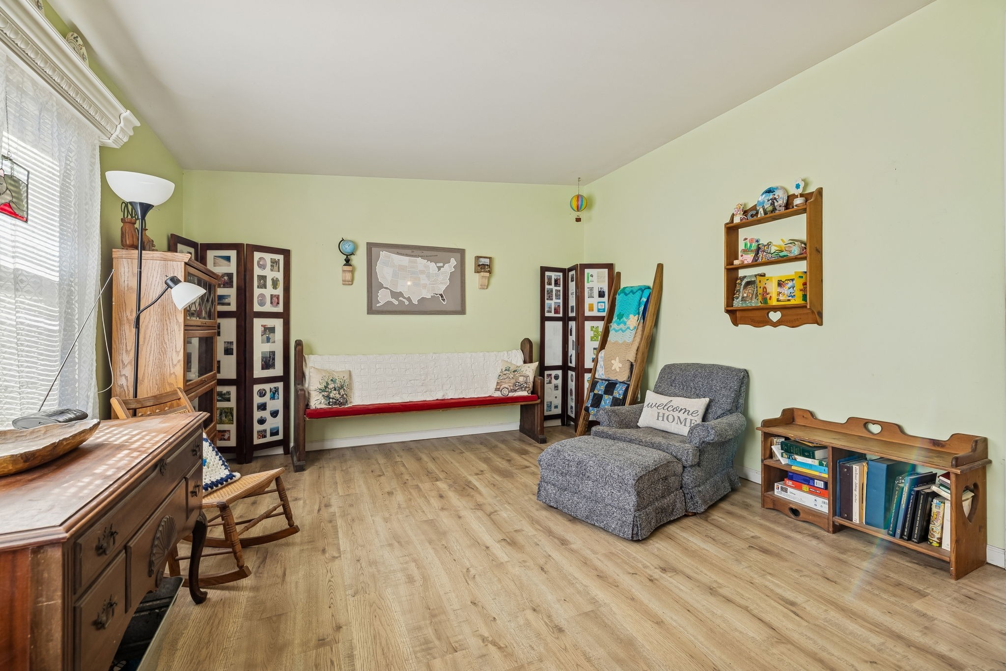 330 Deerfield Road Sparta, TN 38583 - Photo 6 of 34 a living room with furniture and a flat screen tv