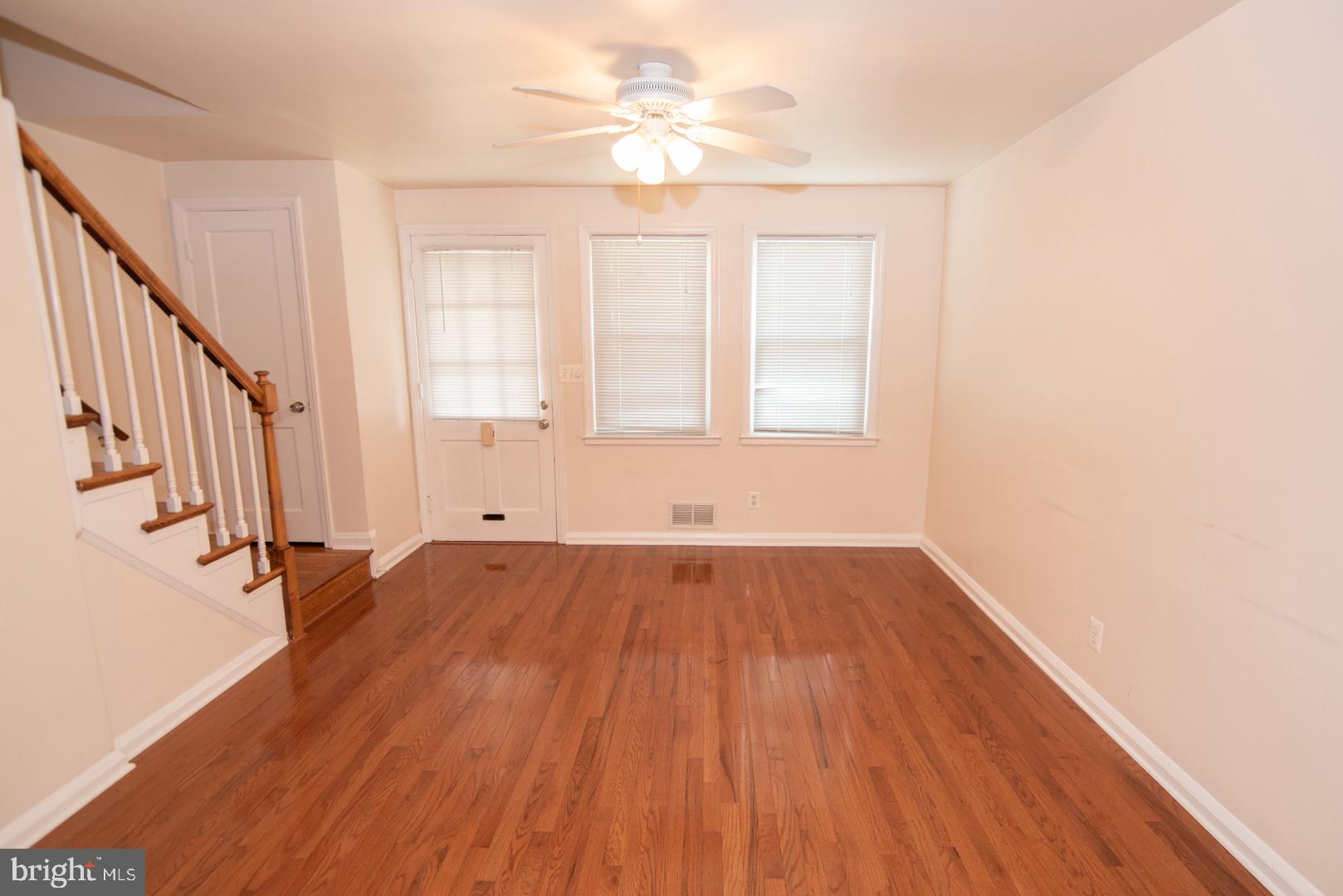 3446 Dunran Road Dundalk, MD 21222 - Photo 4 of 28