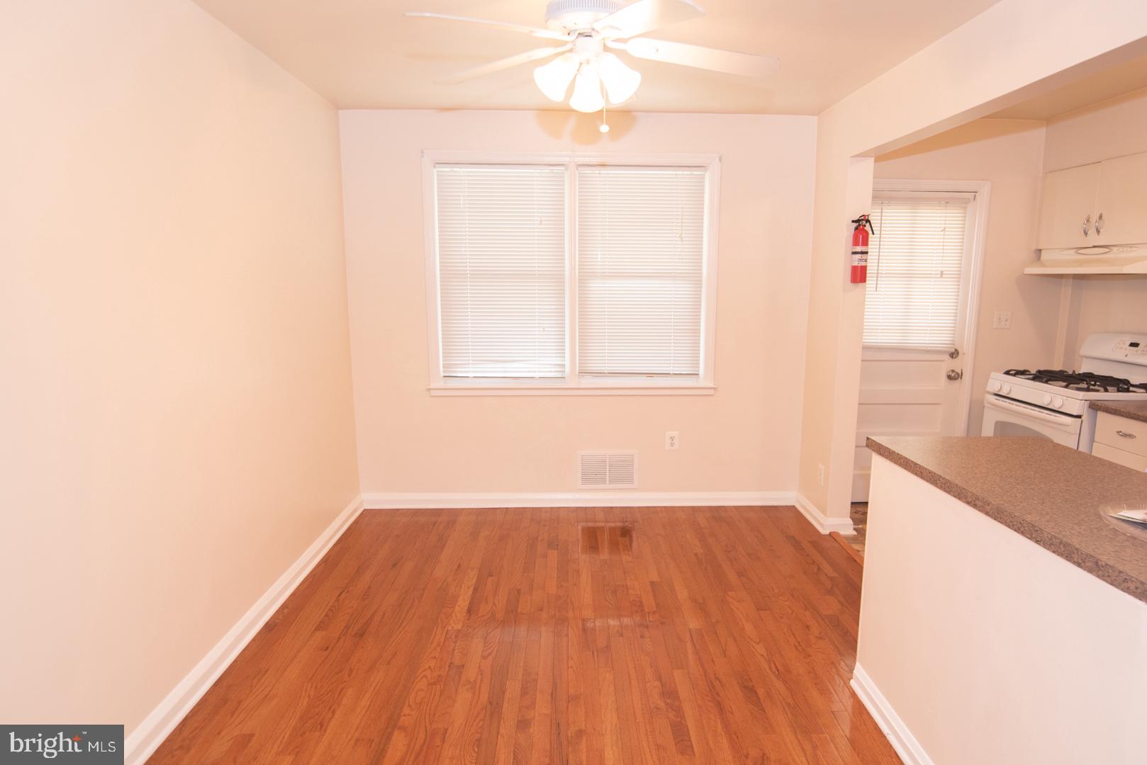 3446 Dunran Road Dundalk, MD 21222 - Photo 5 of 28