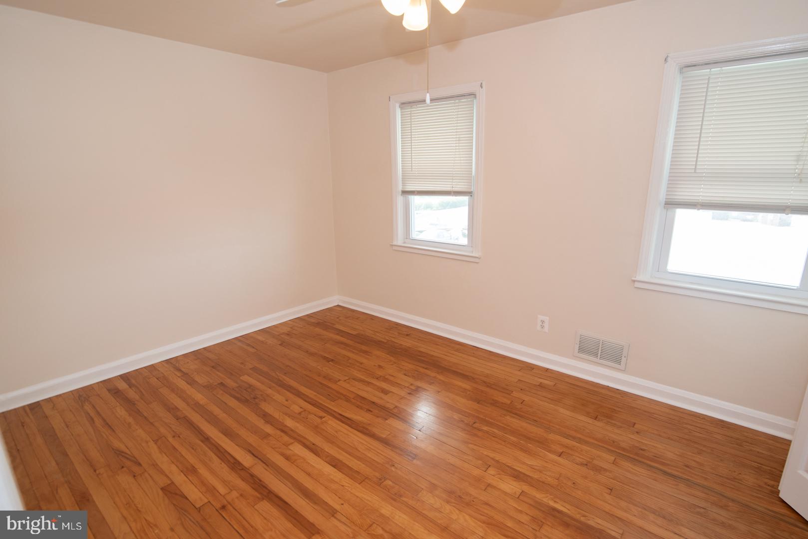 3446 Dunran Road Dundalk, MD 21222 - Photo 10 of 28