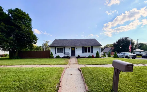 $234,900 | 322 West Dewey Street, Cassville, WI 53806