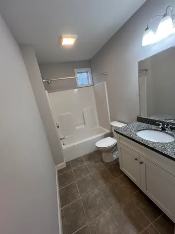 $1,900 | 50 Sheffield Drive, Unit 205, Dover, NH 03820