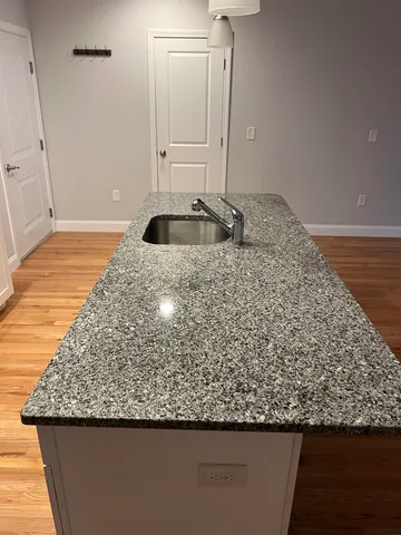 $1,900 | 50 Sheffield Drive, Unit 205, Dover, NH 03820