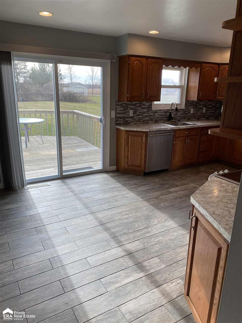 9523 West Pierson Road Flushing, MI 48433 - Photo 4 of 22