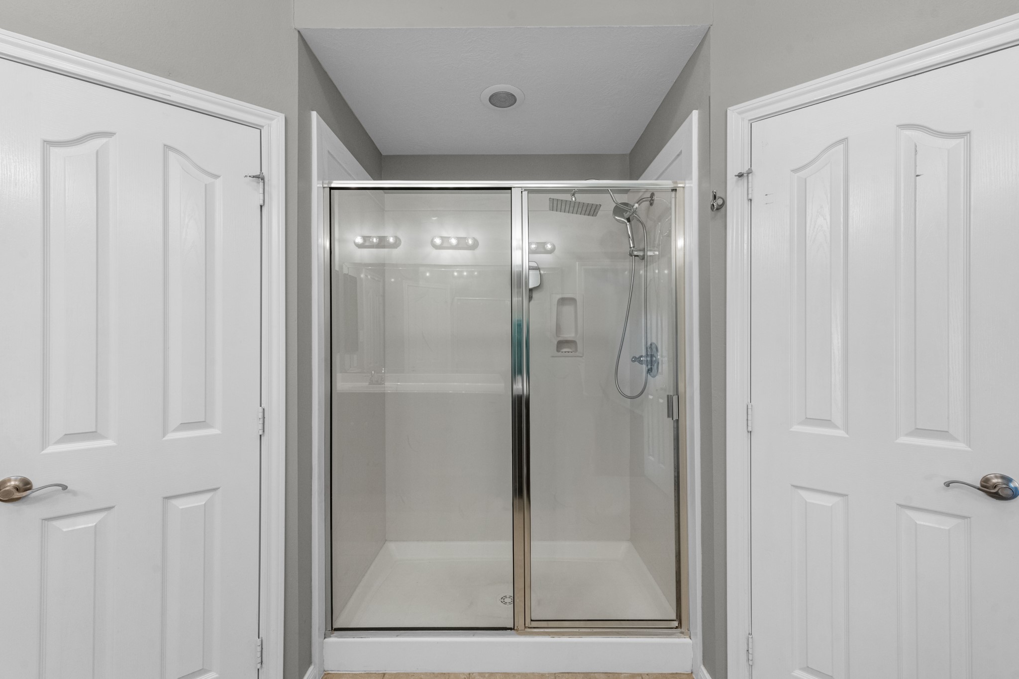 6606 Granbury Road Manvel, TX 77578 - Photo 27 of 48 Walk-in shower.