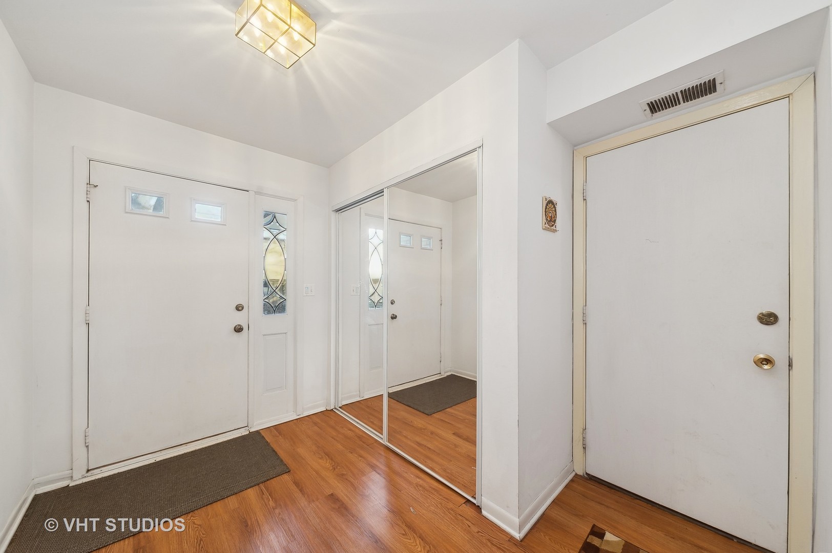 307 Pin Oak Drive Wilmette, IL 60091 - Photo 17 of 18 a view of room with window and hallway